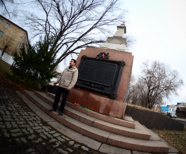 7 ноября 2014 года (уборка памятника на Дудинской)