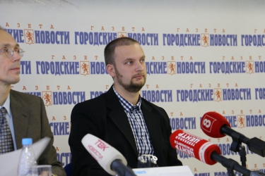 Пресс-конференция по итогам сбора подписей против закона «о криминализации семьи» («Городские новости»)